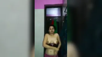 Indian GF Showing Her Naked Body On Camera Just For Me