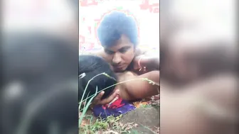 Lovers Fucking In Deserted Field Caught On Camera In Leaked Footage