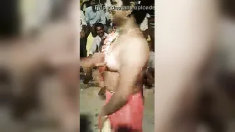 Desi Babe Dancing Topless Teasing Her BF At Home Tonight