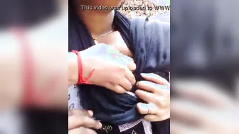Mallu GF Sucking Nipples Outdoors In Public Garden