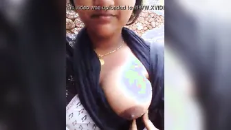 Mallu GF Sucking Nipples Outdoors In Public Garden