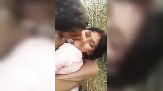 Village Married Woman Fucking Outdoors Caught On Tape