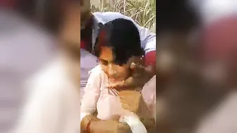 Village Married Woman Fucking Outdoors Caught On Tape