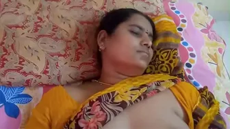 Horny Telugu Milf From Hyderabad Fucking In Amateur Home Video