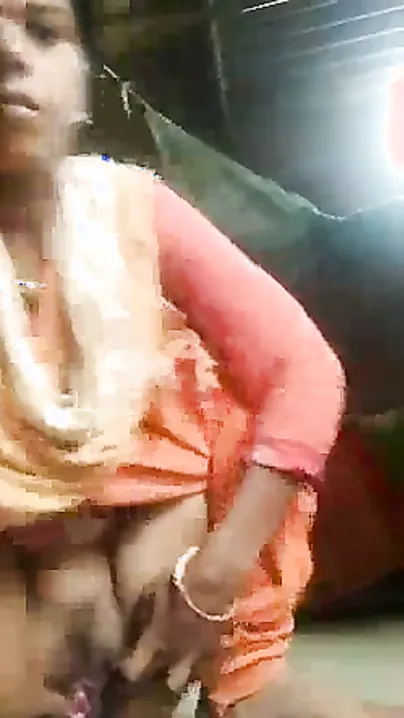 Country Babe Opening Her Legs For Closeup In Homemade Recording