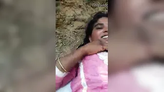 Village Lovers Fucking Outdoors Their Private Mms Leaked Online