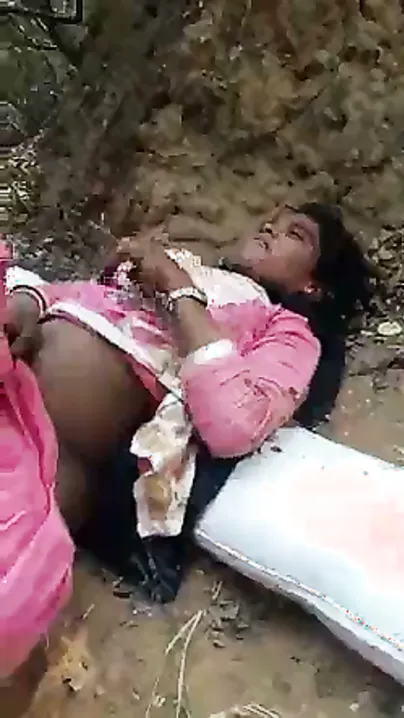 Village Lovers Fucking Outdoors Their Private Mms Leaked Online