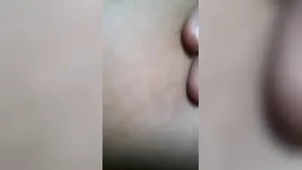 Curvy Bangladeshi Housewife Showing Off Her Big Boobs On Cam