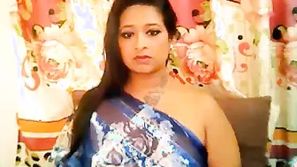 Curvy Bhabhi Stripping And Teasing During Late Night Show