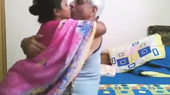 Mature Desi Maid Pleasing House Owner With Her Mouth Skills