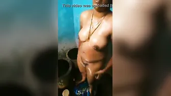 Mature Neighbor Aunty Bathing Naked Filmed By Her Young Lover