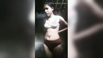 Desi Babe Flashing Boobs To BF In Leaked Private Video