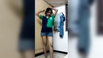 Naked GF Posing For Camera In Bedroom Selfie Video Mms