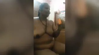 South Indian Aunty Showing Her Naked Body In Private Sex Tape