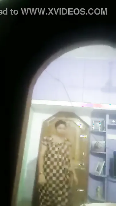 Desi Fatherinlaw Catching His Bahu Alone Leaked Village Mms