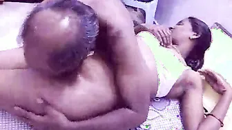 Naughty Tamil Slut Exposing Herself In Homemade Leaked Video