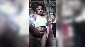 Dark Skinned Village Beauty Spreading Pussy Lips On Webcam