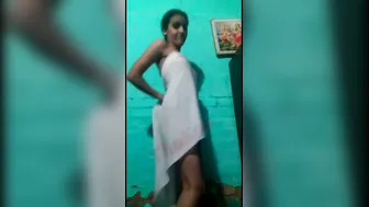 Desi GF Dancing And Stripping Naked In Leaked Home Video