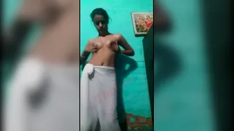 Desi GF Dancing And Stripping Naked In Leaked Home Video