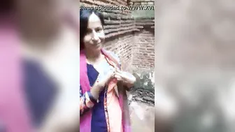 Village GF Flashing Her Big Boobs Outdoors For Her Man