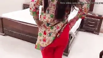 Beautiful Pakistani Girl Spreading Pussy Wide For The Camera