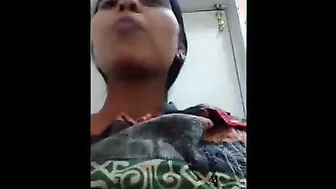 Desi Aunty Stripping Topless Showing Her Big Boobs On Hidden Cam