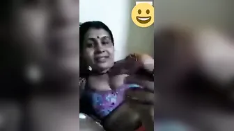 Mature Bhabhi Getting Naked On Video Call Recorded And Leaked