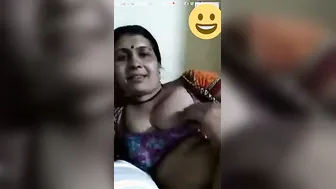 Mature Bhabhi Getting Naked On Video Call Recorded And Leaked