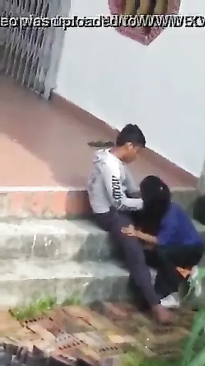 Young Desi Lovers Caught Sucking In Park Their Mms Leaks Online
