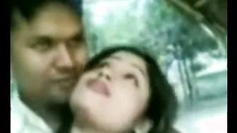 Desi GF Getting Fucked By Her BF In The Park