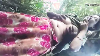 Bengali GF Fucking Outdoors In The Jungle Hideaway