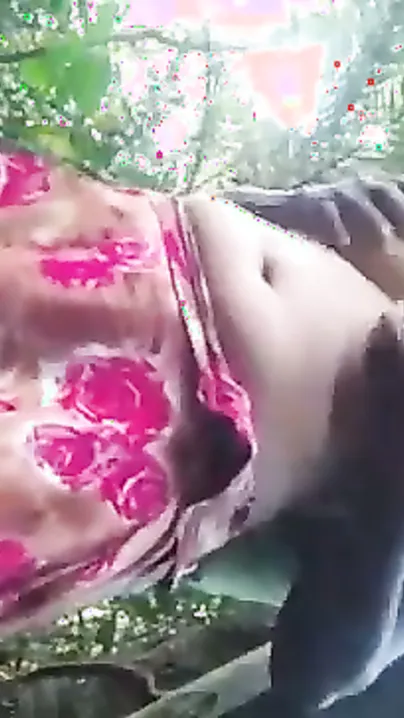 Bengali GF Fucking Outdoors In The Jungle Hideaway