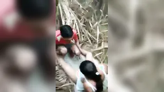 Village GF Fucking BF Behind Farm Fields Quietly