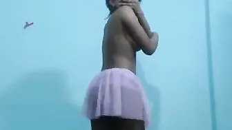 Young Camgirl From My Neighborhood Showing Off Live For Viewers