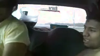 Young Couple Fucking Outdoors In Car Before Getting Caught Live