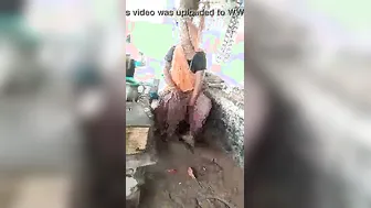 Village Married Woman Showing Her Pussy To Strangers For Money