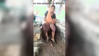 Village Married Woman Showing Her Pussy To Strangers For Money