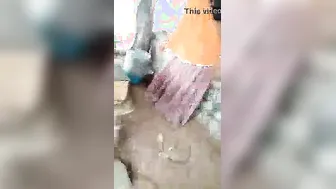 Village Married Woman Showing Her Pussy To Strangers For Money