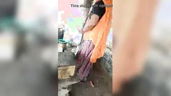 Village Married Woman Showing Her Pussy To Strangers For Money