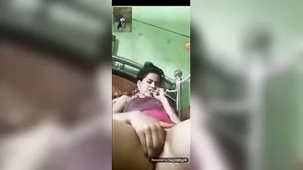 Bangladeshi Babe Fingering Her Dripping Pussy Live On Selfie