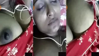 Married Woman Stripping Naked Teasing Lover On Steamy Video Call