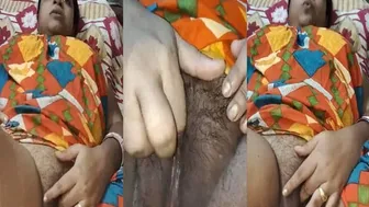 Bengali Wife Fingering Her Hairy Pussy Live On Her Webcam