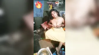 Married Woman Showing Her Big Tits Live For Online Fans