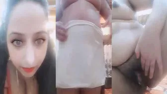 Mature Married Slut Showing Off Naked Curves In Selfie For Him