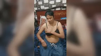 Mature Indian Bhabhi Getting Fucked In Leaked Homemade Mms Video