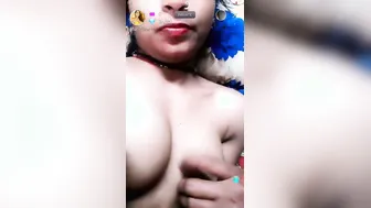 Leaked Private Video Call Of Horny Bhabhi Chatting Nasty On Cam