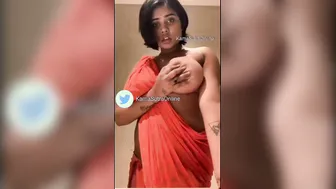 Curvy Indian Babe Exposing Her Big Boobs In Viral Leaked Video