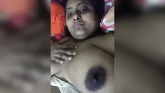Busty Bangladeshi Babe Flashing Her Huge Natural Boobs On Webcam