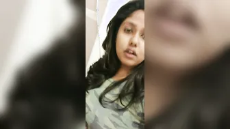 College Babe Sending Naughty Boob Clips To BF On Mms