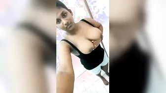 Dusky South Indian Babe Flashing Her Perfect Boobs On Webcam